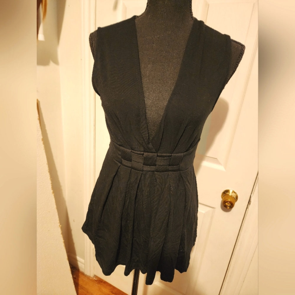 Tristan, Black sleeveless top, Small